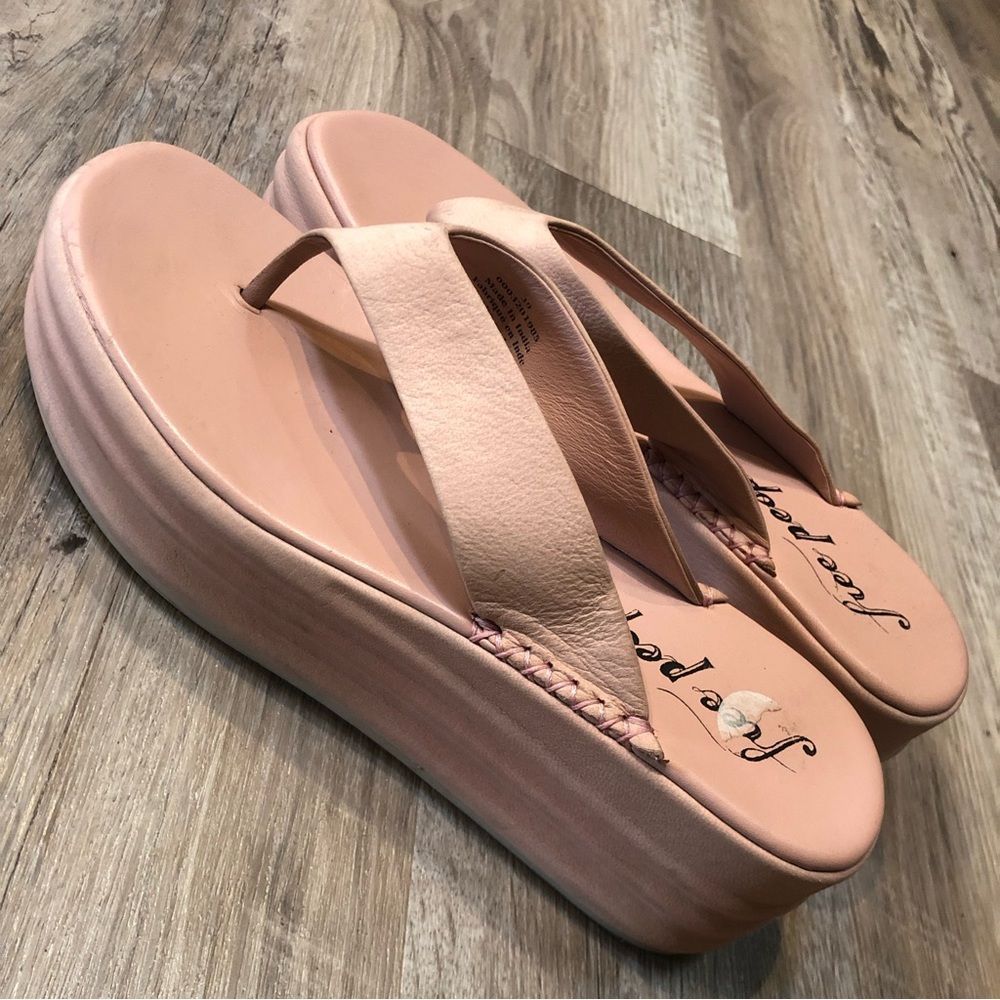 FREE PEOPLE Haven Thong Flatform Sandal Orchid Pink Leather Size 39 / 9